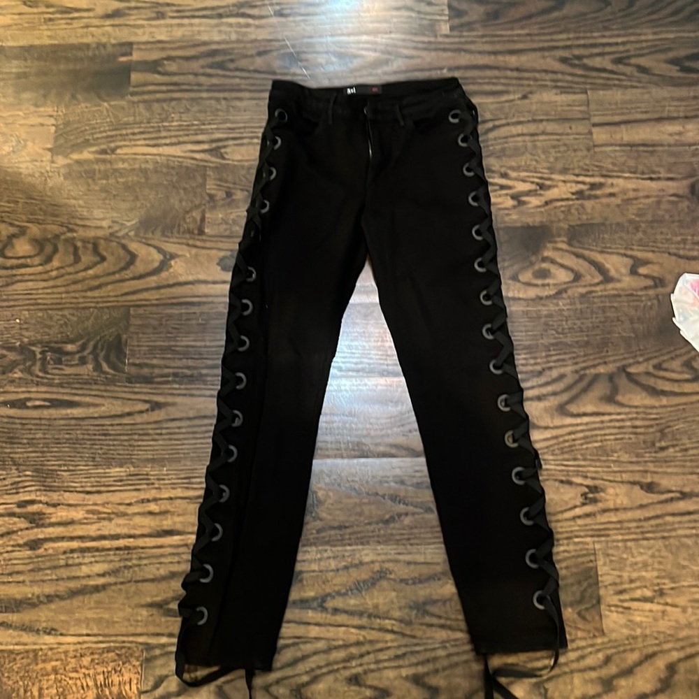 black skinny jeans